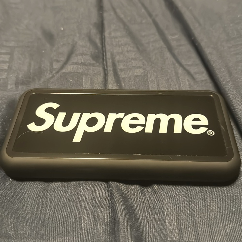 Supreme Mophie Wireless Charger XL